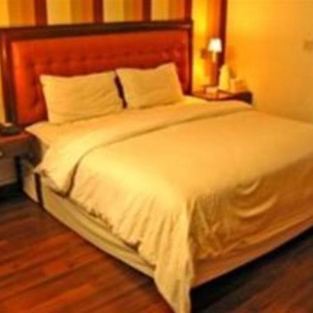 דלהי Hotel Metro Continental מראה חיצוני תמונה