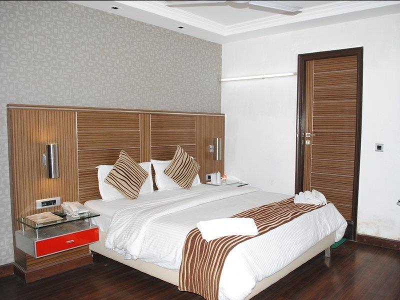 דלהי Hotel Metro Continental מראה חיצוני תמונה