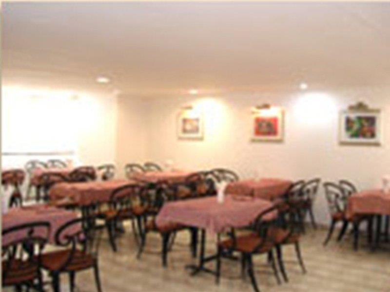 דלהי Hotel Metro Continental מראה חיצוני תמונה